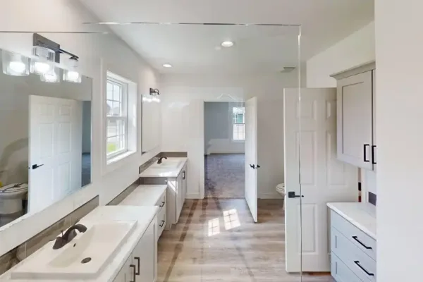The Hollywood II Ranch Bathroom
